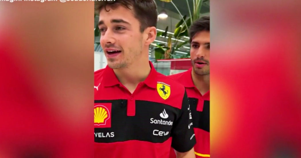 Leclerc e Sainz vedono la nuova Ferrari per la prima volta: “Mamma mia” – Video