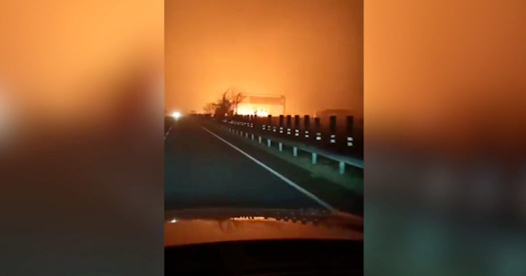 Cisterna in fiamme all’altezza di Lodi: l’autostrada A1 chiusa in entrambe le direzioni