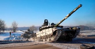 Copertina di Ucraina, la Russia annuncia la fine delle esercitazioni militari. Zelensky: “Non è un ritiro di truppe ma un avvicendamento”