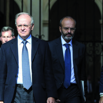 Copertina di Davigo a processo per i verbali di Amara: il Fatto di domani 18 febbraio