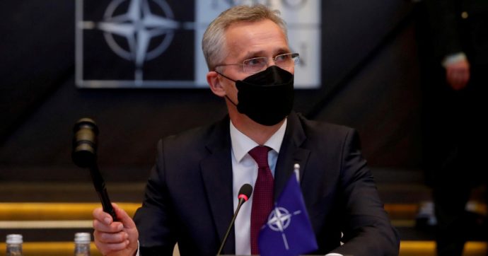 Copertina di La Nato resta vigile Mosca avvia attività nel Mediterraneo