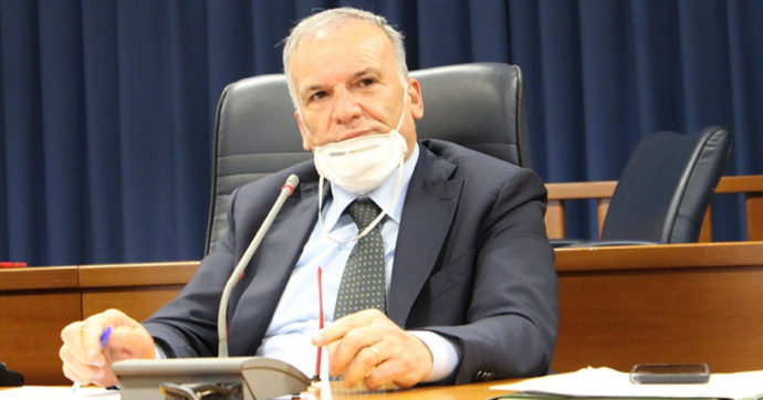 Calabria, ex presidente del Consiglio regionale Tallini assolto dall’accusa di concorso esterno in ‘ndrangheta nel processo “Farmabusiness”