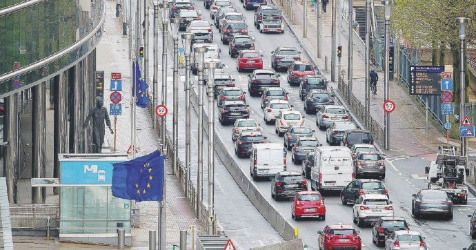 Copertina di Euro 7, a Bruxelles non sanno (ancora) quali sono i parametri