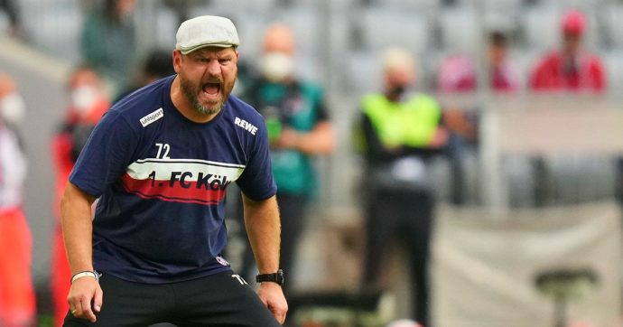 In Germania tutti parlano di Steffen Baumgart: il suo cappello Gatsby è già un cult, intanto il Colonia stupisce la Bundesliga