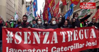 Copertina di Caterpillar, presidio al Mise. Si fa avanti la Imr, sospesa la procedura di licenziamento: “Proroga di 15 giorni, c’è progetto di reindustrializzazione”