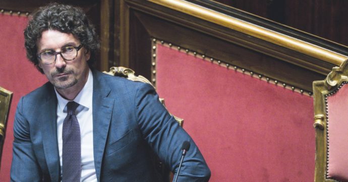 Toninelli: “Ero ingenuo, ma chi avrebbe combattuto i Benetton come me?”