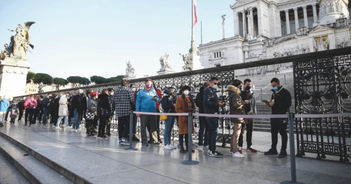 Così Green pass e tamponi allontanano i turisti dall’Italia