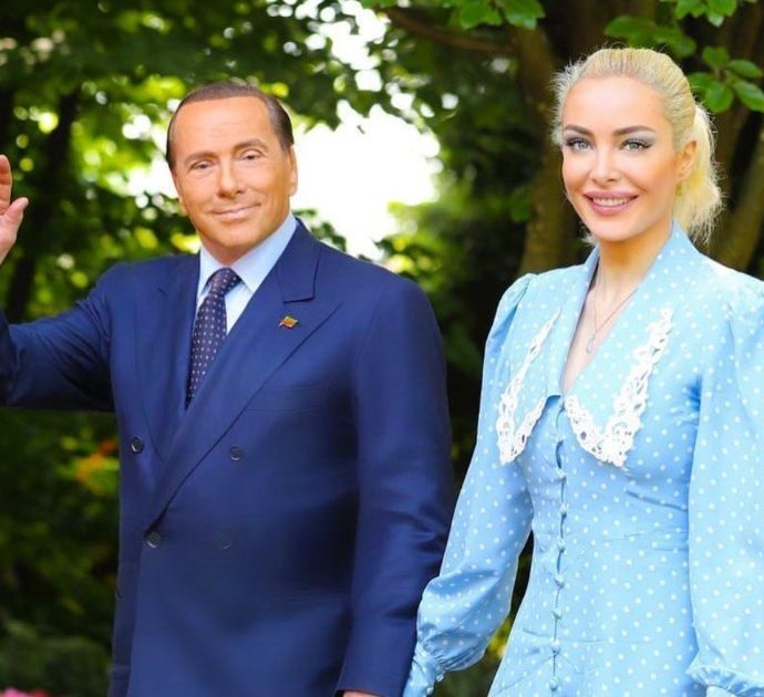 Silvio Berlusconi e Marta Fascina, tutti i dettagli del “non-matrimonio”. Pier Silvio probabilmente non ci sarà, l’abito di lei sarà bianco