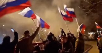 Copertina di Ucraina, fuochi d’artificio e festeggiamenti a Donetsk dopo il riconoscimento di Putin