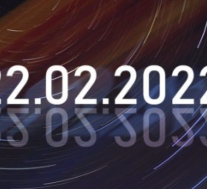 22-02-2022, oggi è una data palindroma e ambigramma: ecco cosa significa e perché è considerata “magica”