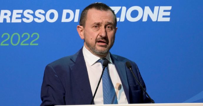 Bustine di nicotina, il renziano Rosato fa il regalo a British Tobacco