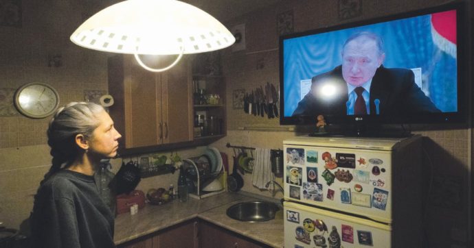 Copertina di Il Donbass è diventato russo. Putin firma l’annessione in Tv