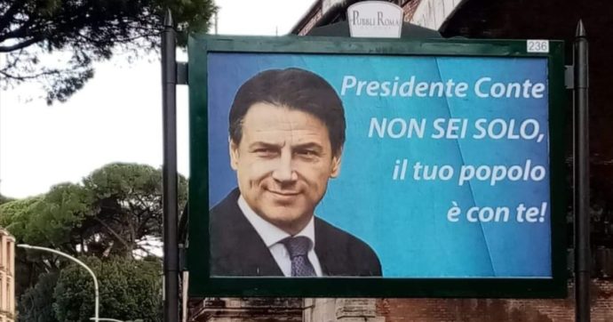 Anche a Roma spunta il manifesto dei sostenitori di Conte: l’ideatore è un attivista M5s che ha lanciato un crowdfunding online