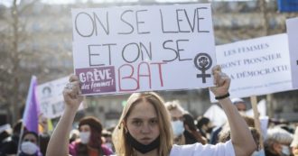 Copertina di Aborto, la Francia estende il diritto di interruzione volontaria di gravidanza da 12 a 14 settimane: “Una bella vittoria per le donne”