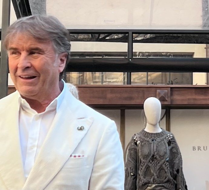 Milano Fashion Week, Brunello Cucinelli: “La moda riparte con ottimismo. Ora dobbiamo trovare equilibrio lavoro-vita: 7 ore e mezzo con concentrazione, poi disconnettersi”