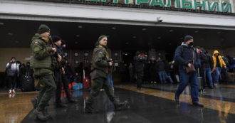 Copertina di 3 – Kiev, armi ai civili: si teme guerra strada per strada