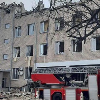 Copertina di 1 – L’attacco a tenaglia: Putin vuole tutta l’Ucraina. Fuga da Kiev