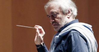 Copertina di Valery Gergiev, il direttore d’orchestra non prende le distanze da Putin: la Wiener Philharmoniker lo silura, attesa per la decisione della Scala