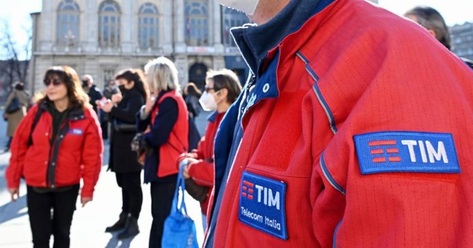 Tim, lavoratori in sciopero: “No a spezzatino ed esuberi”