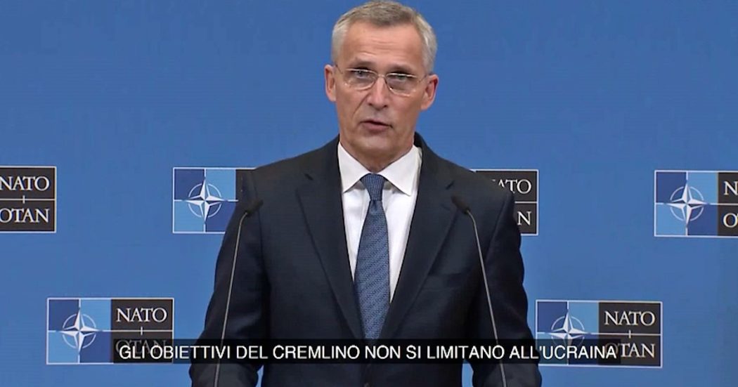 Stoltenberg (Nato): “Russia ha rotto la pace in Europa, i suoi obiettivi vanno oltre l’Ucraina”