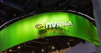 Copertina di Conti da record per il gigante dei chip per l’AI Nvidia: nel secondo trimestre 13,5 miliardi di ricavi e utili saliti da 656 milioni a 6 miliardi