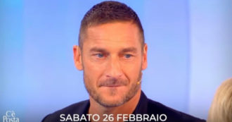 Copertina di C’è Posta Per Te, Francesco Totti ospite della puntata di sabato 26 febbraio: parlerà di Ilary Blasi e della presunta crisi?