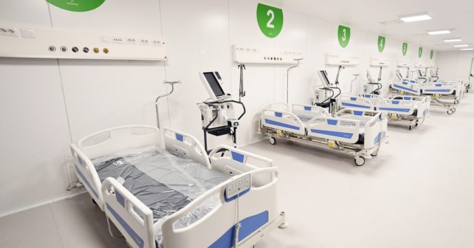 Milano, chiude la terapia intensiva dell’ospedale in Fiera: dimesso l’ultimo paziente Covid