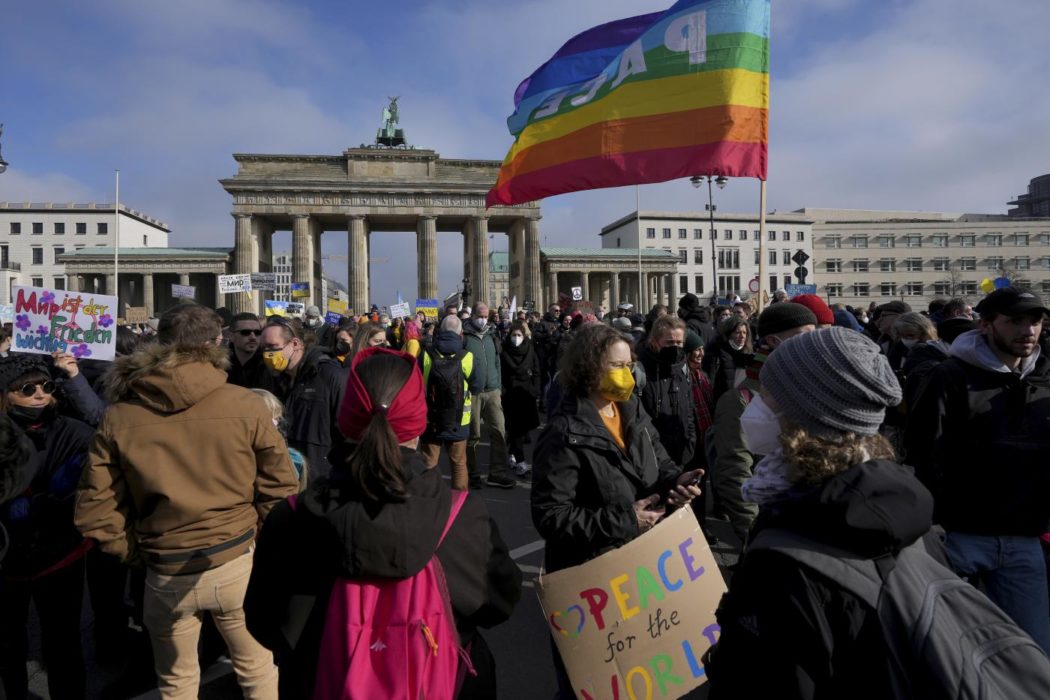 A Berlino 500 mila persone in strada per la pace