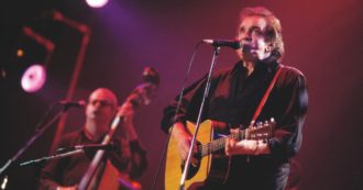 Copertina di “Man in black”: il tragico destino dell’antieroe Cash