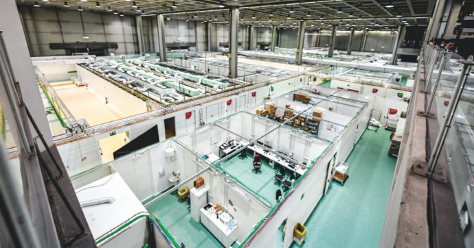 L’ospedale in Fiera richiude nel trionfo della propaganda