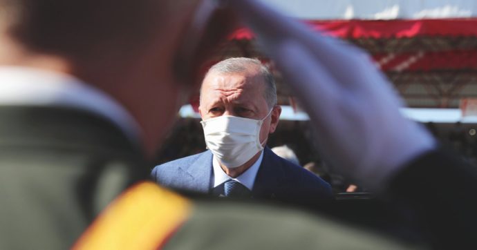 Il sultano fa il funambolo tra Putin e l’Occidente