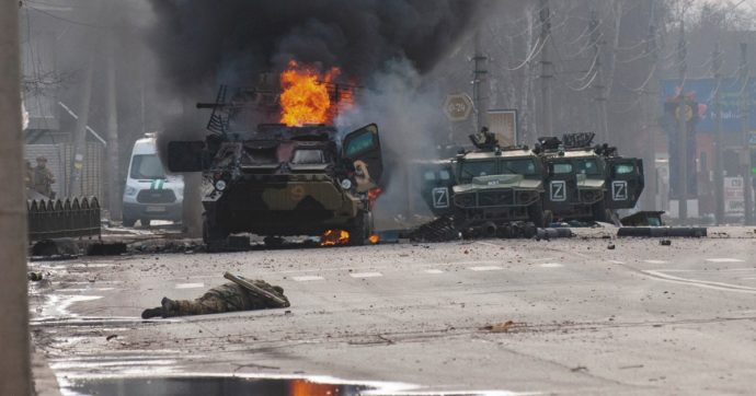 In Edicola sul Fatto Quotidiano del 28 Febbraio: Putin assediante assediato minaccia l’Armageddon