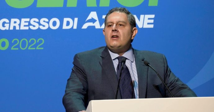 Toti porta i cronisti 4 giorni a Dubai. E la Regione paga