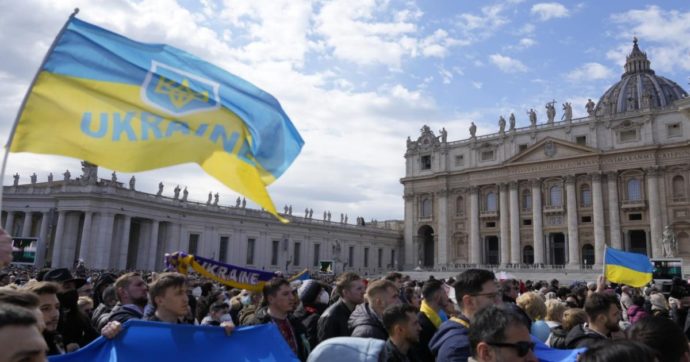 Ucraina, il digiuno di Papa Francesco come supplica per la pace: l’appello “con il cuore straziato” perché tacciano le armi