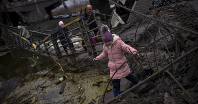 Copertina di 27 – Sirene a Kiev, il suono del terrore mentre si fugge nei bunker