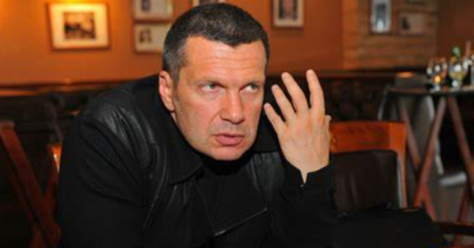 Il presentatore tv Vladimir Solovyov preoccupato per le sue mega ville a Como: “Le ho pagate, ho fatto tutto”