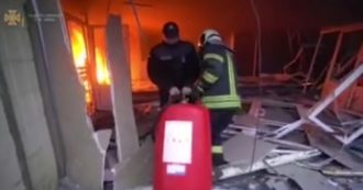 Copertina di Guerra Russia-Ucraina, dentro la torre della televisione di Kiev bombardata da Mosca – Video
