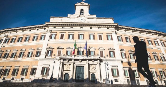 Armi per l’Ucraina: risoluzione in bianco che umilia Camera e Senato