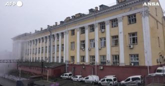 Copertina di Guerra Russia-Ucraina, i danni alla stazione di Kiev dopo i bombardamenti: le immagini