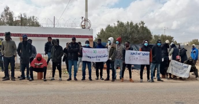 Tunisia, da un mese davanti a sedi Unhcr: la protesta di cento migranti. “Reinsediamento in Ue lento e stop ai pocket money”