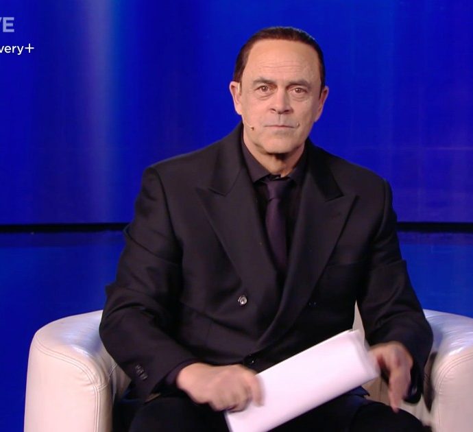 Crozza-Berlusconi: “Putin? Quella persona affabile che predica la pace e sta bombardando l’Ucraina?”