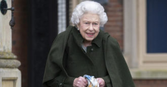 Copertina di Guerra Russia-Ucraina, la regina Elisabetta fa una “generosa donazione” per i rifugiati: l’annuncio