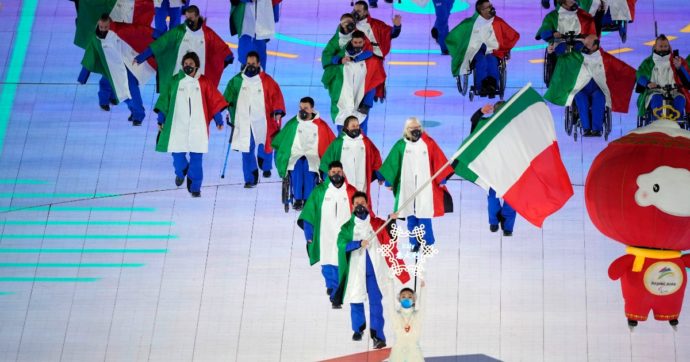 Paralimpiadi di Pechino 2022, prima medaglia per l’Italia: Bertagnolli argento nel SuperG