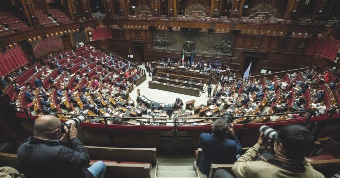 Il Parlamento va in vacanza: Camera e Senato chiudono 15 giorni per campagna elettorale. E i provvedimenti urgenti slittano a metà giugno