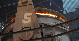 Copertina di Guerra Russia-Ucraina, i rischi per la siderurgia: non solo rincari energetici, le acciaierie italiane importano da Kiev materie prime e semilavorati
