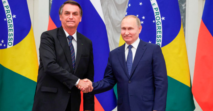 Guerra Russia-Ucraina, il Brasile per Mosca non è “Paese ostile”: i distinguo di Bolsonaro sulle sanzioni per salvare il comparto agricolo