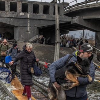 Copertina di Mosca-Kiev, corridoi umanitari minati: il Fatto di domani 8 marzo