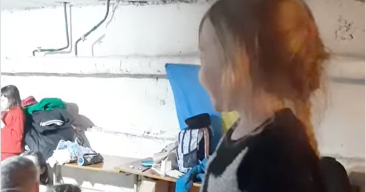 Guerra Russia Ucraina, la piccola Amelia canta “Let it go” di Frozen nel bunker a Kiev: il video da brividi diventa virale