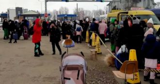 Guerra Russia-Ucraina, migliaia di profughi in fuga dalle bombe al confine con la Moldavia