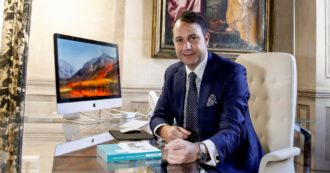 Copertina di “Io, il Pegaso dell’Espresso tra De Luca, B. e il calcio”